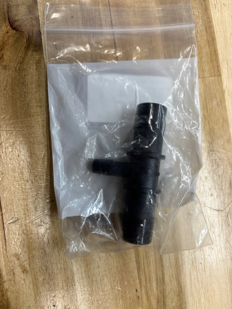 Fitting, Reducing Tee, 3/8 x 3/4 x